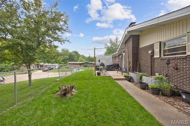 111 La Gorce Drive, Chesterfield, MO 63017