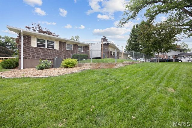 111 La Gorce Drive, Chesterfield, MO 63017