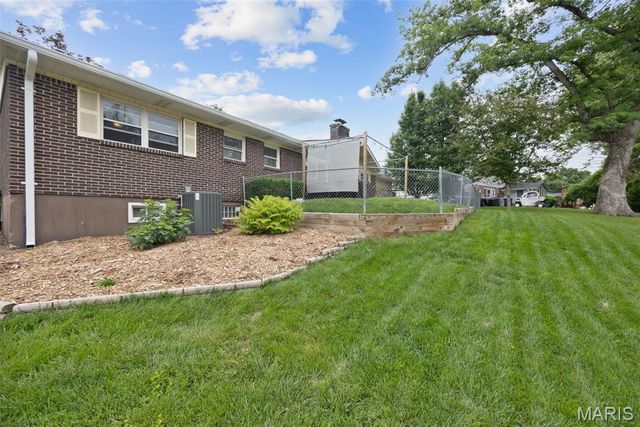 111 La Gorce Drive, Chesterfield, MO 63017