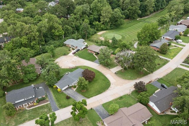 111 La Gorce Drive, Chesterfield, MO 63017