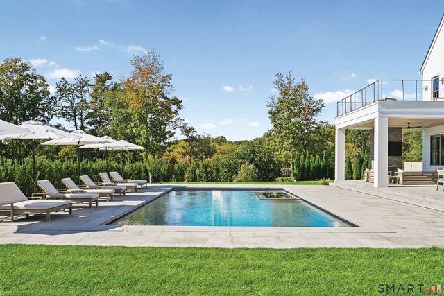 688 Hulls Farm Road, Fairfield, CT 06890