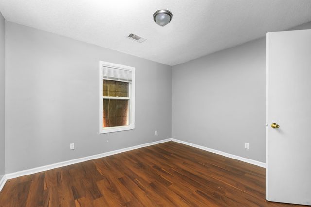 1656 BARTON ST, Memphis, TN 38106