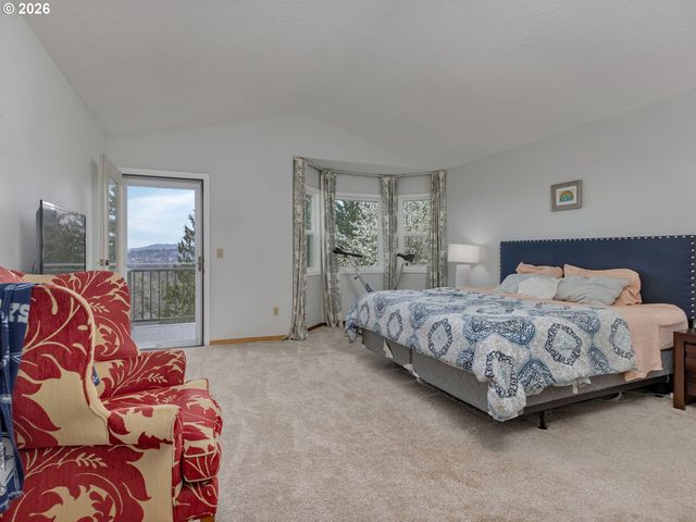 17765 HILLSIDE Dr, West Linn, OR 97068