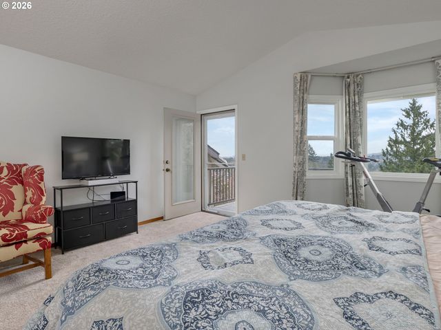 17765 HILLSIDE Dr, West Linn, OR 97068