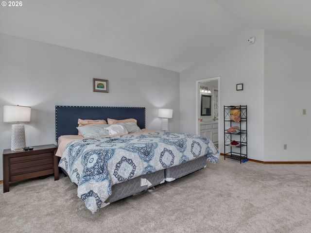 17765 HILLSIDE Dr, West Linn, OR 97068