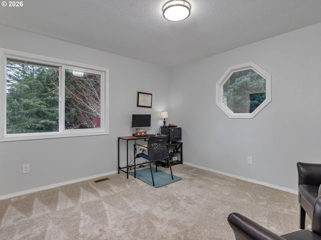 17765 HILLSIDE Dr, West Linn, OR 97068