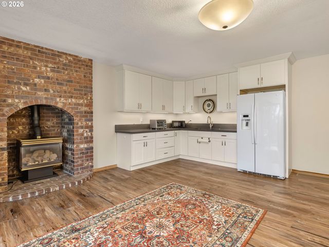 17765 HILLSIDE Dr, West Linn, OR 97068