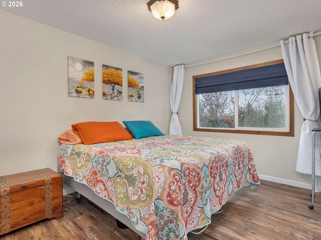 17765 HILLSIDE Dr, West Linn, OR 97068