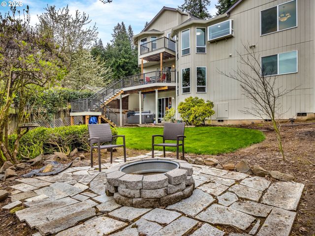 17765 HILLSIDE Dr, West Linn, OR 97068