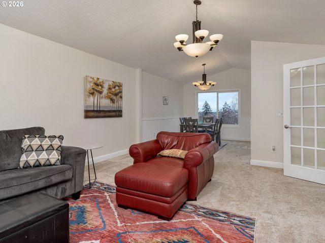 17765 HILLSIDE Dr, West Linn, OR 97068