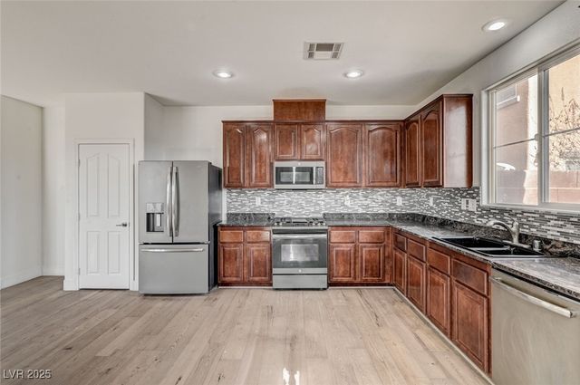 6935 Galeria Posada Avenue, Las Vegas, NV 89179