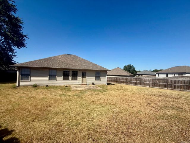 13706 Apple Glen Cove, Alexander, AR 72002