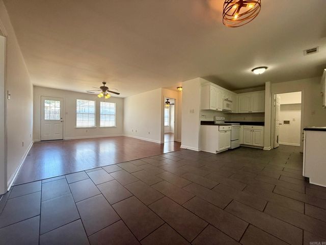 13706 Apple Glen Cove, Alexander, AR 72002