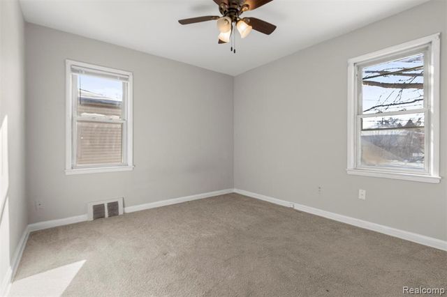 7521 N Silvery Lane, Dearborn Heights, MI 48127