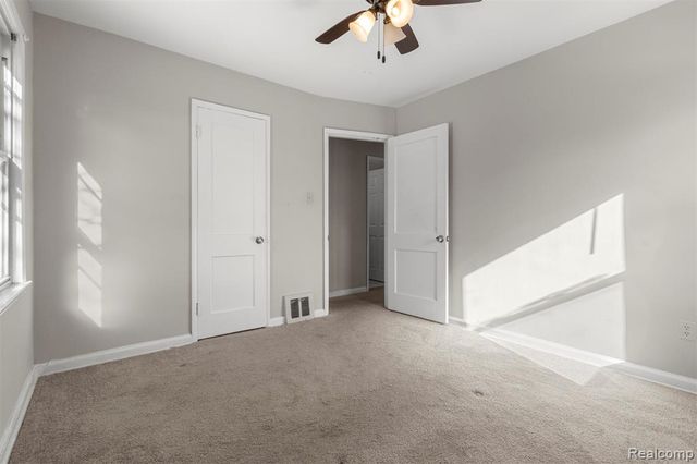 7521 N Silvery Lane, Dearborn Heights, MI 48127