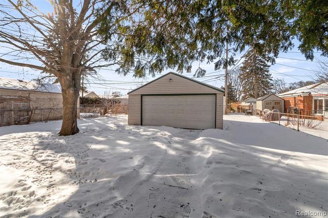 7521 N Silvery Lane, Dearborn Heights, MI 48127