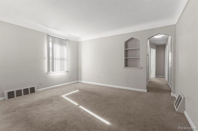 7521 N Silvery Lane, Dearborn Heights, MI 48127