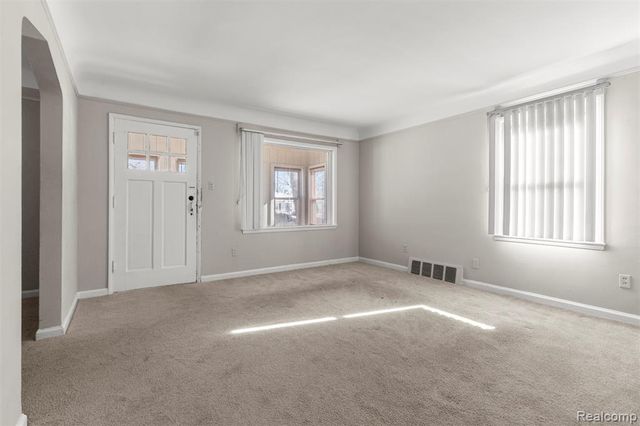 7521 N Silvery Lane, Dearborn Heights, MI 48127