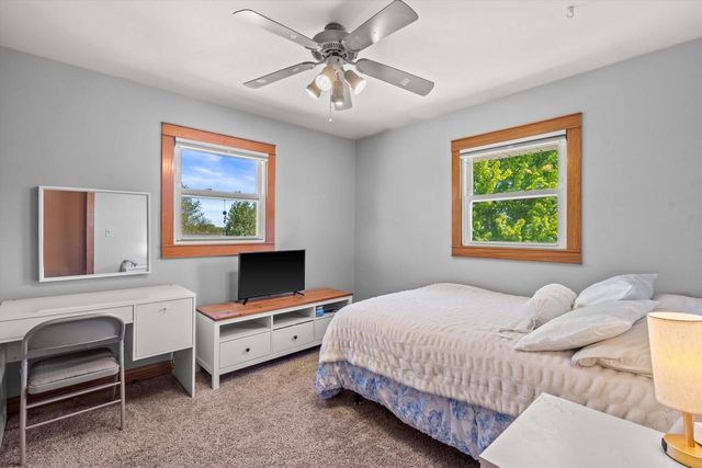 2401 Manchester AVENUE, Milwaukee, WI 53221