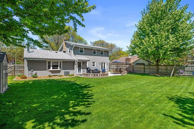 2401 Manchester AVENUE, Milwaukee, WI 53221