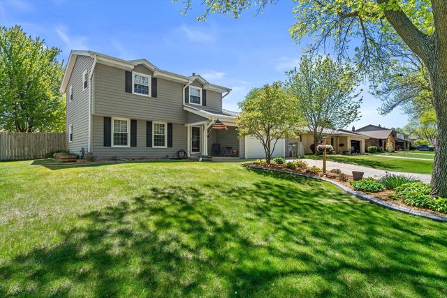 2401 Manchester AVENUE, Milwaukee, WI 53221