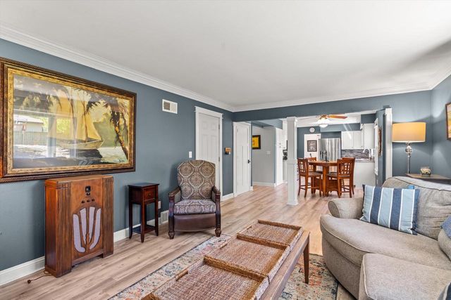 2401 Manchester AVENUE, Milwaukee, WI 53221