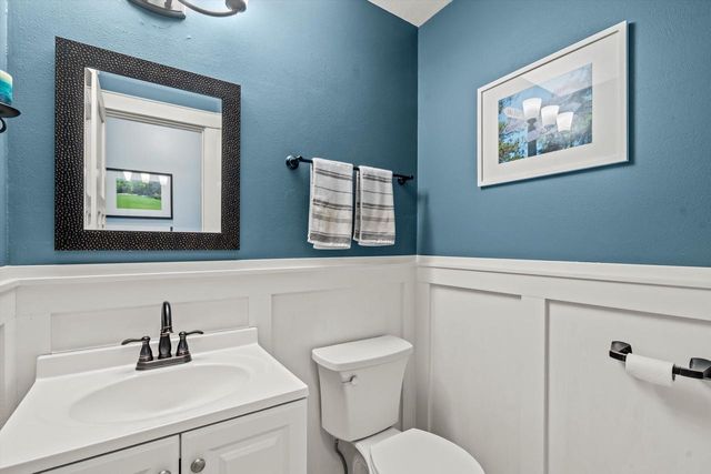 2401 Manchester AVENUE, Milwaukee, WI 53221