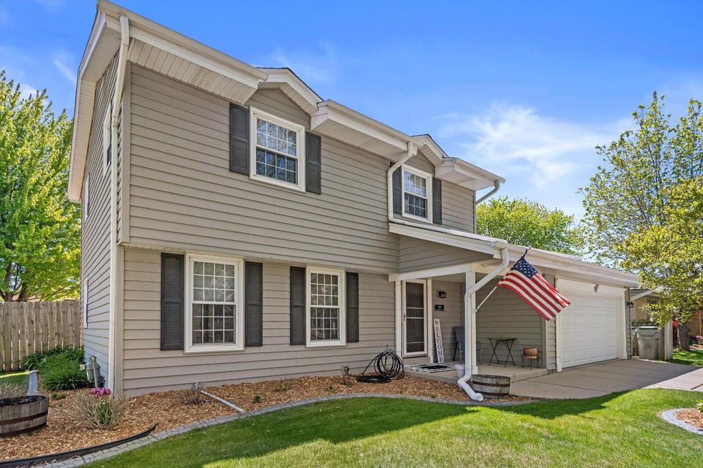 2401 Manchester AVENUE, Milwaukee, WI 53221