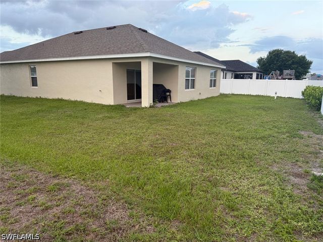 2014 NW 9th ST, Cape Coral, FL 33993
