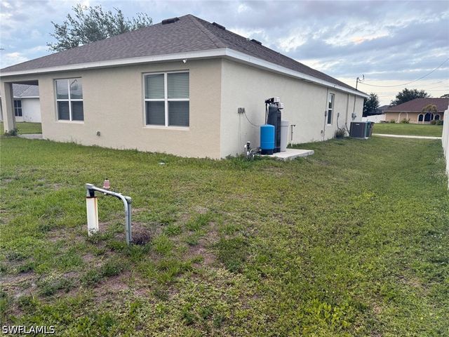 2014 NW 9th ST, Cape Coral, FL 33993