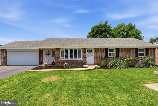 12 OAK LN, Stevens, PA 17578