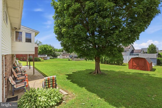12 OAK LN, Stevens, PA 17578