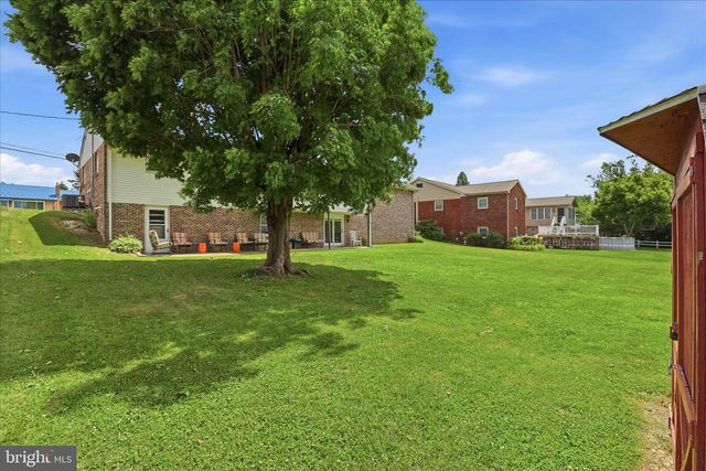 12 OAK LN, Stevens, PA 17578