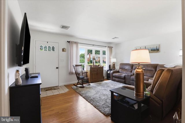 12 OAK LN, Stevens, PA 17578