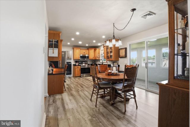 12 OAK LN, Stevens, PA 17578