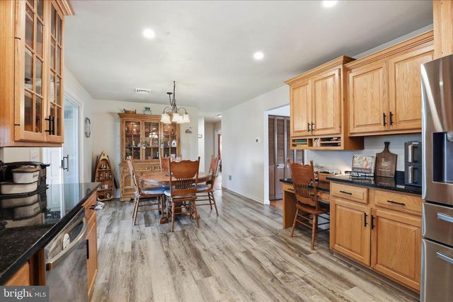 12 OAK LN, Stevens, PA 17578