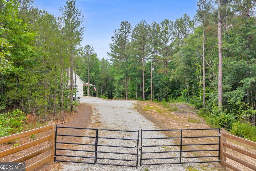 1961 N Hicks, Toccoa, GA 30577 — photo 3