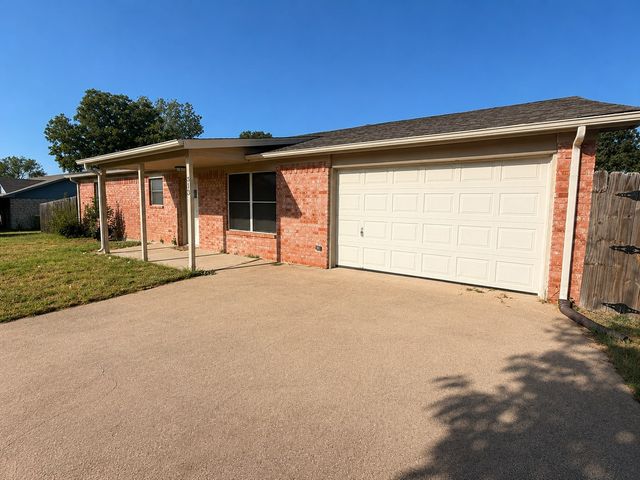 513 Ranch Road, Granbury, TX 76049