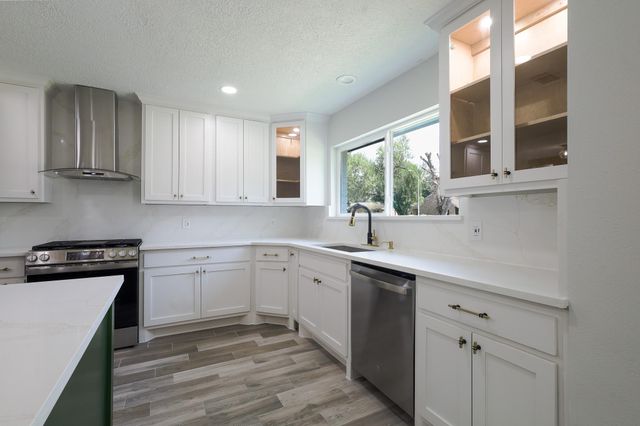 2111 Wycliffe Drive, Houston, TX 77043