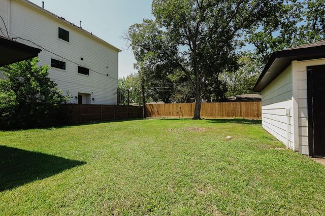 2111 Wycliffe Drive, Houston, TX 77043