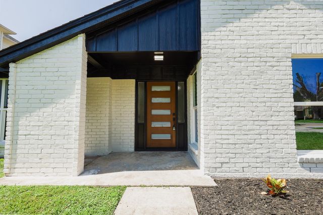 2111 Wycliffe Drive, Houston, TX 77043