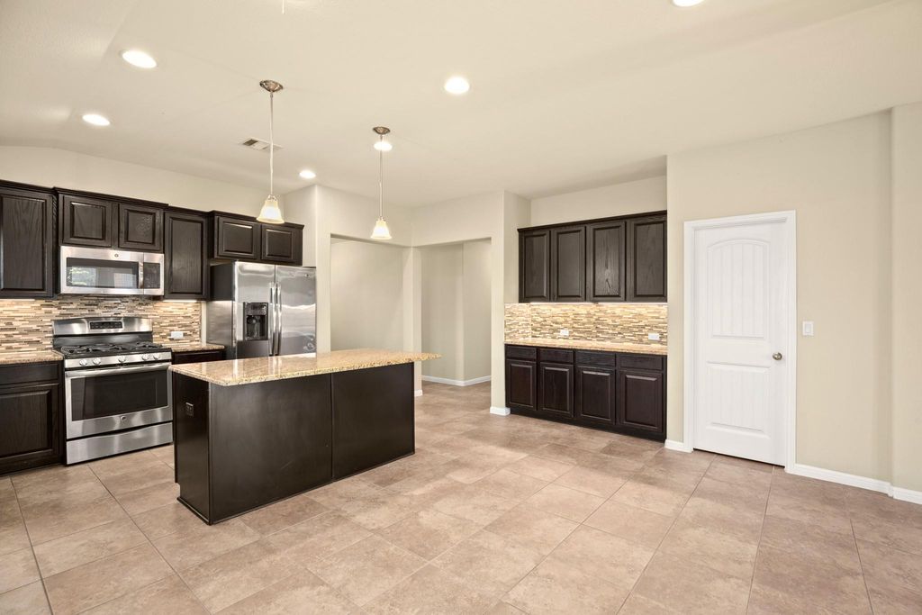 420 Tula TRL, Leander, TX 78641