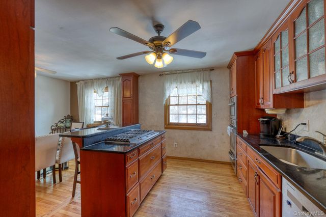 14 Capital Drive, Washingtonville, NY 10992