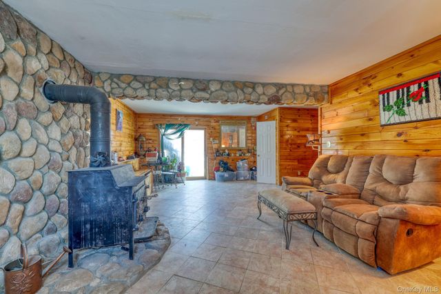 14 Capital Drive, Washingtonville, NY 10992