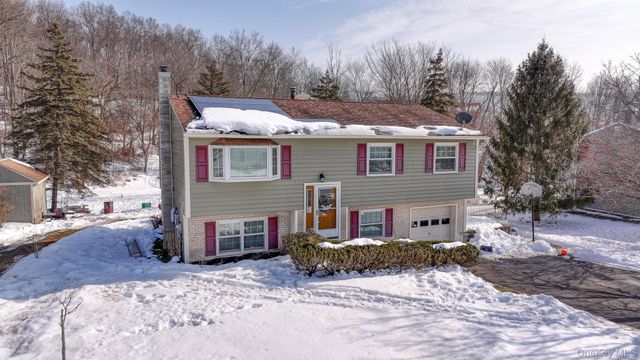 14 Capital Drive, Washingtonville, NY 10992