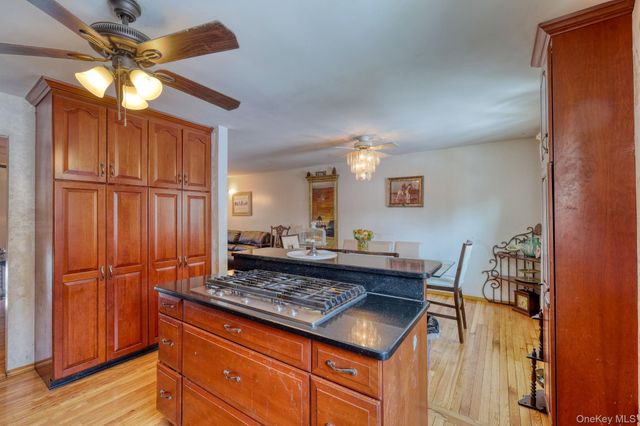 14 Capital Drive, Washingtonville, NY 10992