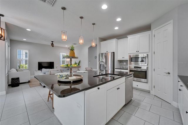 606 WINTERSIDE DRIVE, Apollo Beach, FL 33572
