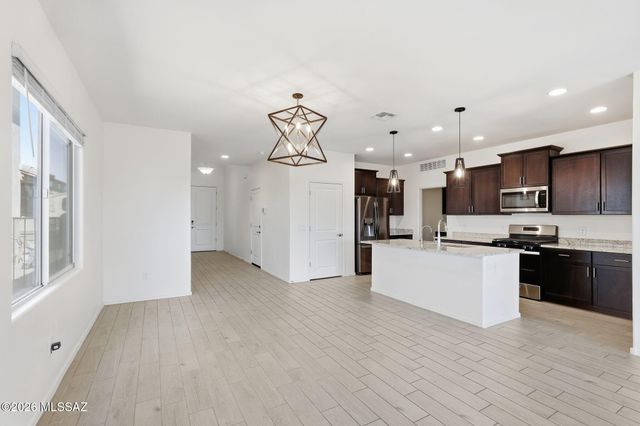 947 S Paseo Las Vigas, Sahuarita, AZ 85629