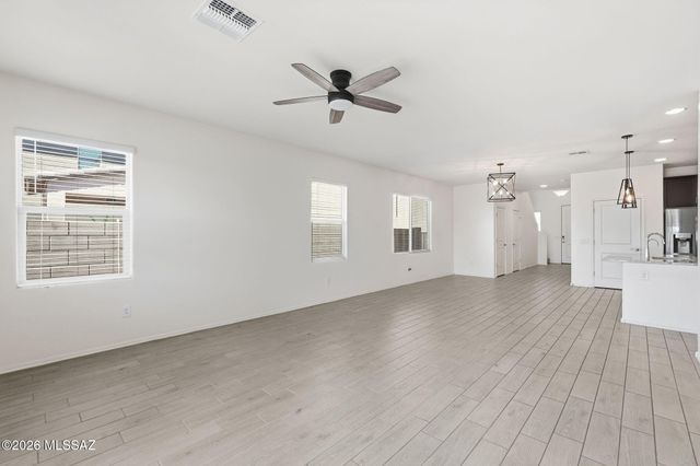 947 S Paseo Las Vigas, Sahuarita, AZ 85629
