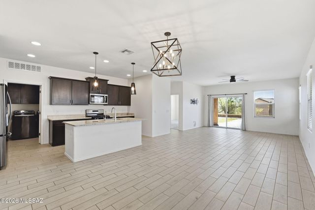 947 S Paseo Las Vigas, Sahuarita, AZ 85629